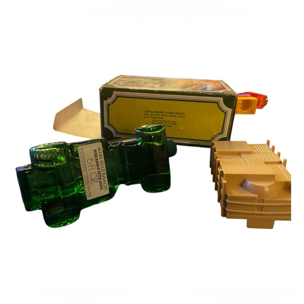 1970's Vintage AVON BIG MACK WINDJAMMER AFTER SHAVE
6 FL OZ - Picture 4 of 10